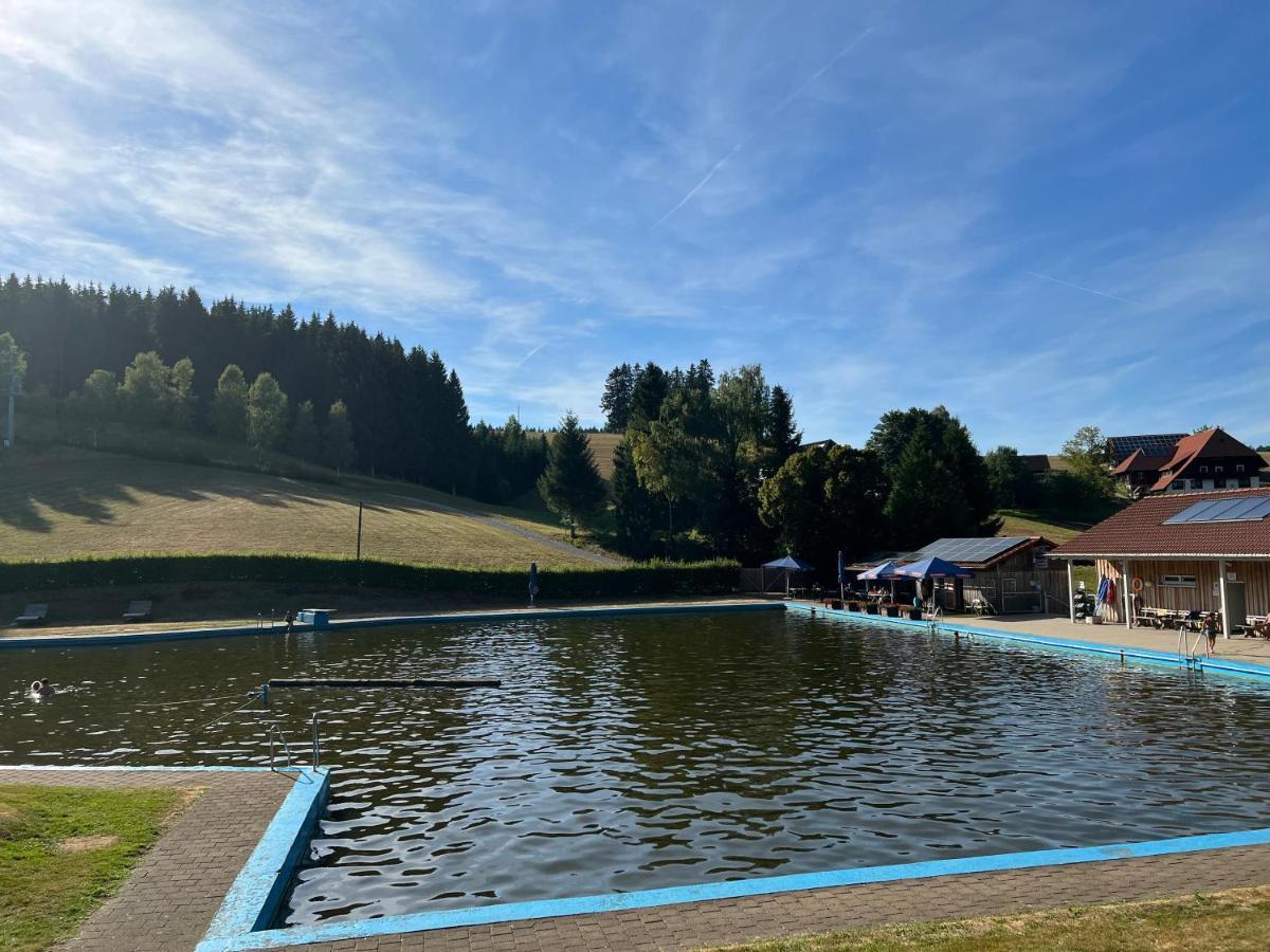 Apartment Annis Panoramablick Pool Sauna Tennis Schonach im Schwarzwald Bagian luar foto
